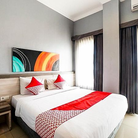 Oyo 289 Hotel Dalwa Syariah Pasuruan Exterior foto