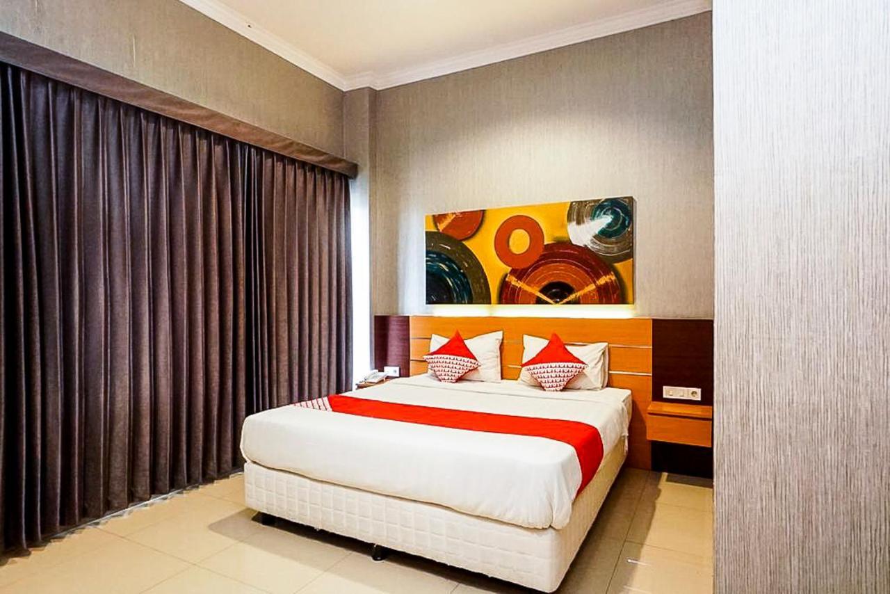 Oyo 289 Hotel Dalwa Syariah Pasuruan Exterior foto